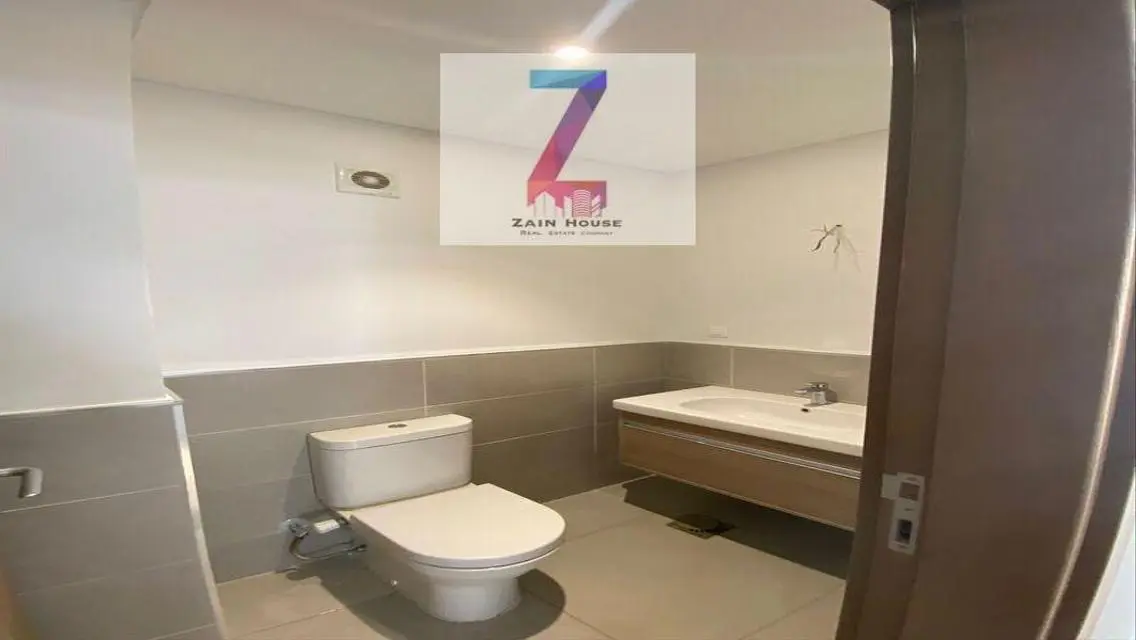 Luxurious Apartment with Competitive Space and Amenities
