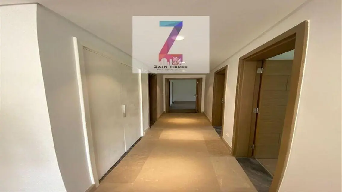 Luxurious Apartment with Competitive Space and Amenities