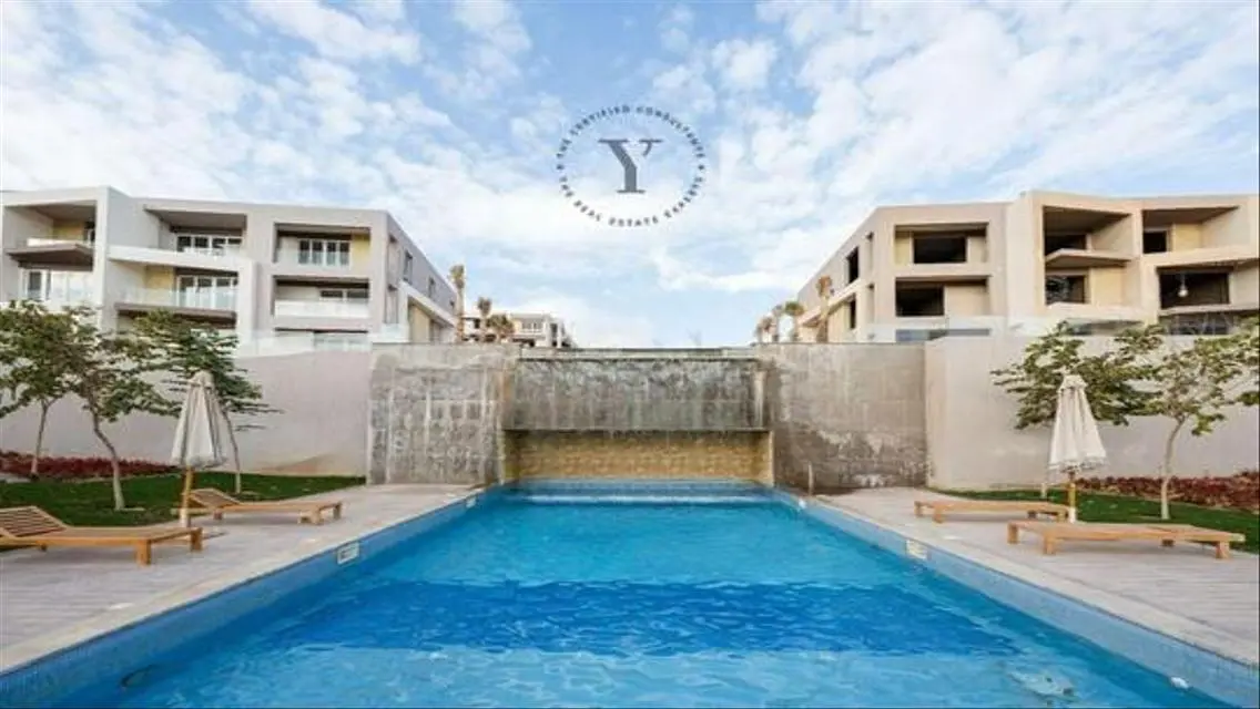 Luxury Villa with Private Pool and Garden by the Lakes