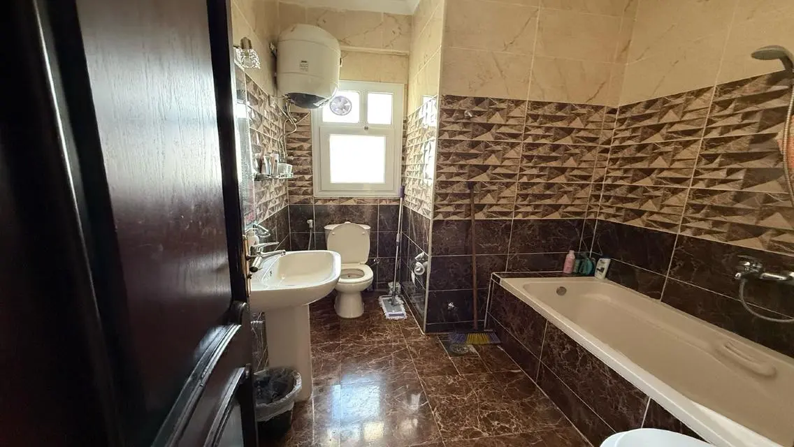 Fully Furnished Apartment for Sale in Beverly