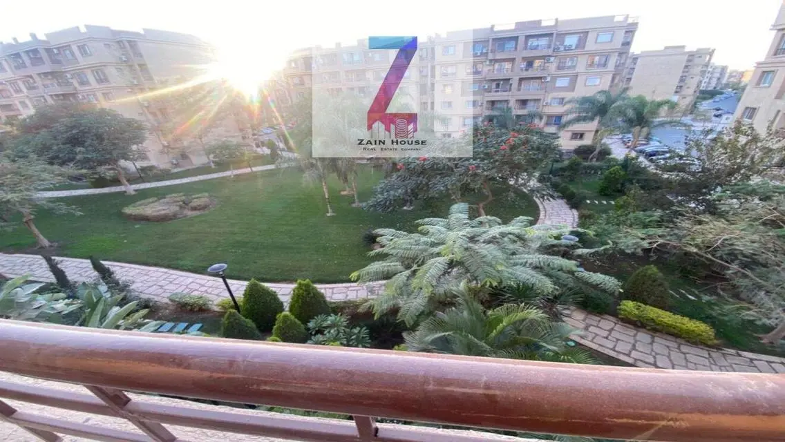 شقة فاخرة بمساحة واسعة وميزات استثنائية