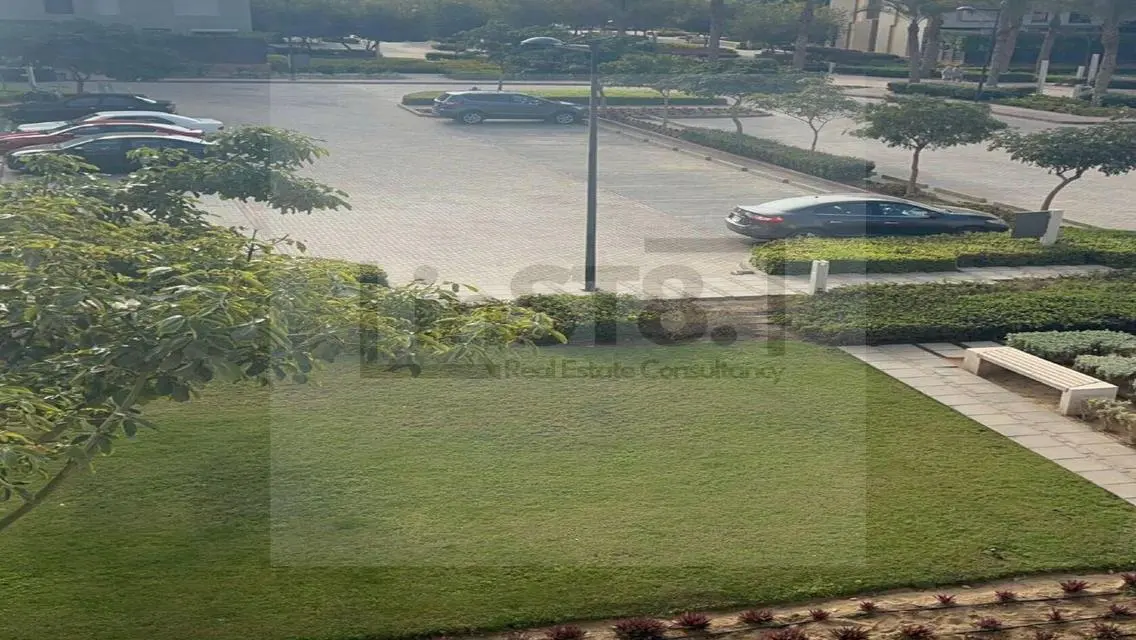 Luxury Villa for Sale in ST81 with Private Garden and Pool