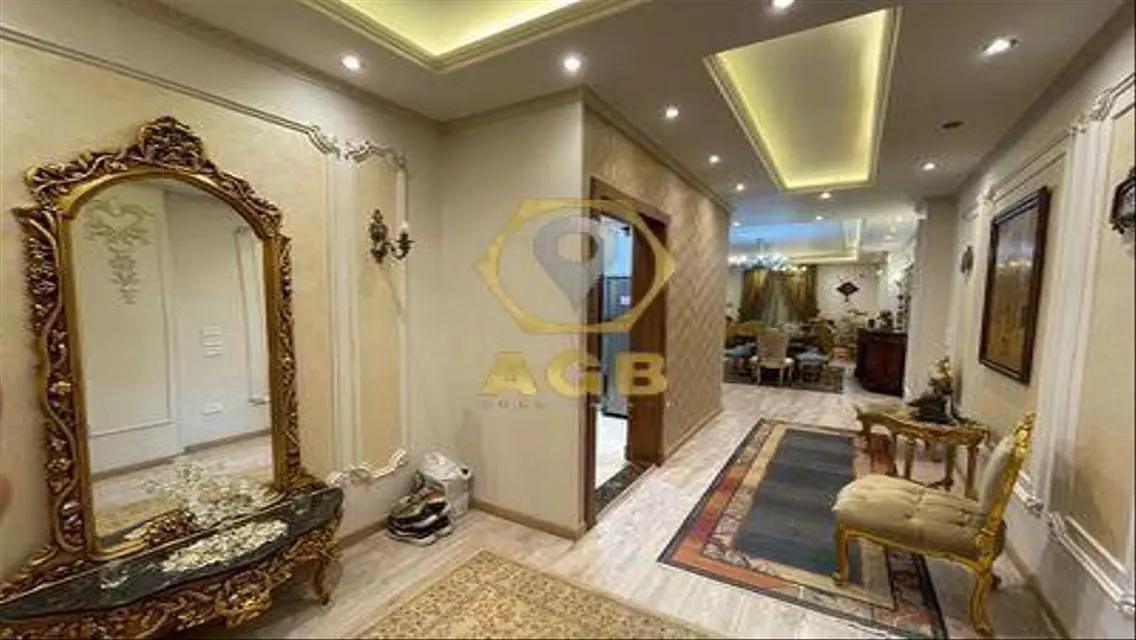 Luxury Villa in the Heart of 213 City