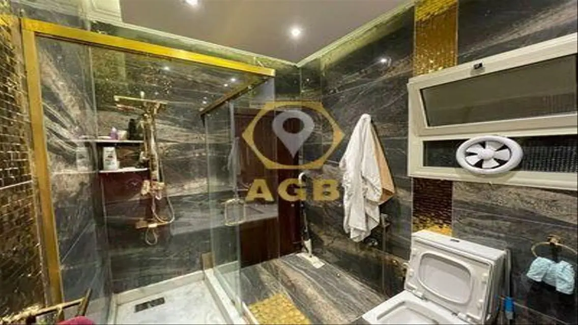Luxury Villa in the Heart of 213 City