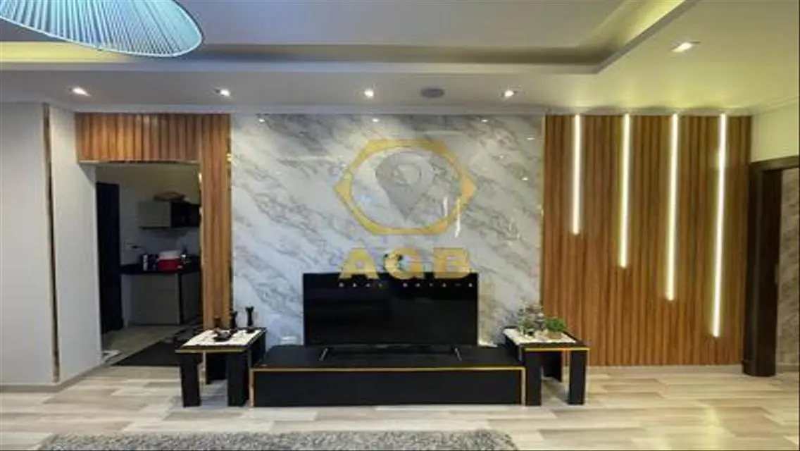 Luxury Villa in the Heart of 213 City