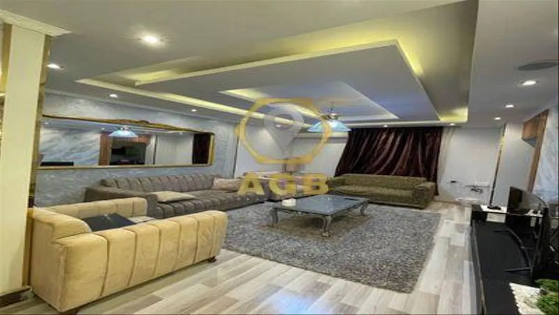 Luxury Villa in the Heart of 213 City