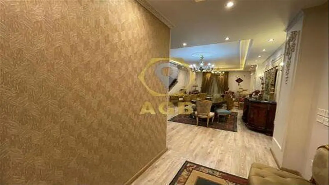 Luxury Villa in the Heart of 213 City