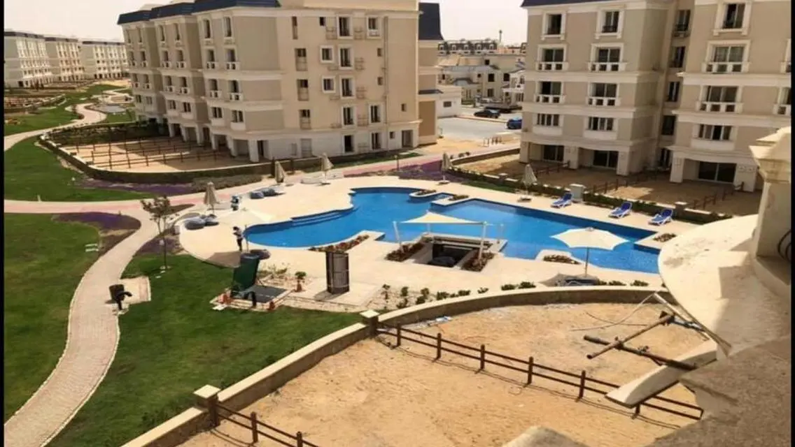 شقة فاخرة بمساحة مذهلة في قلب المدينة