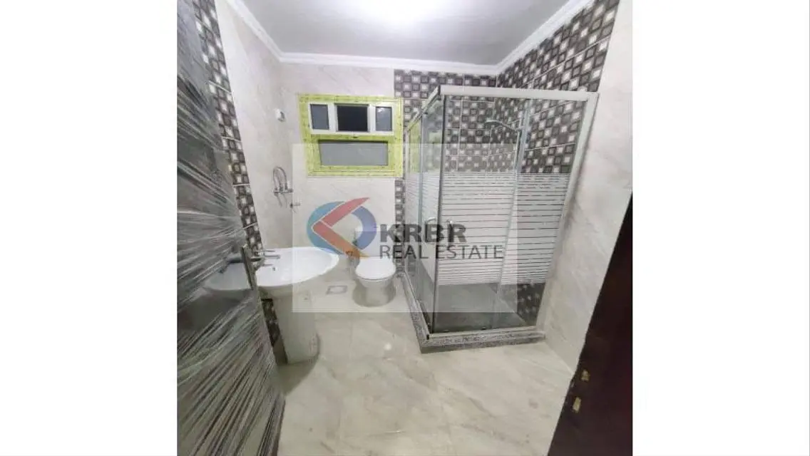 Beautiful Apartment with Balcony and Security Guard