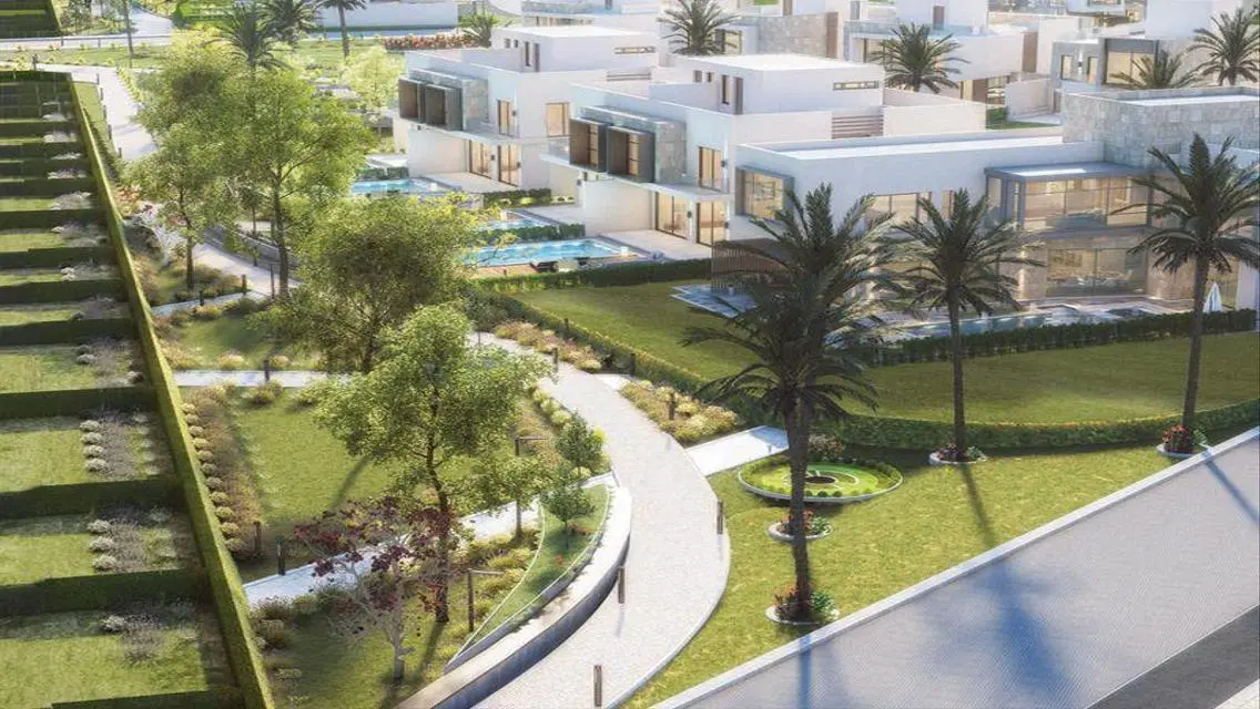 فيلا فاخرة مع مسبح وحديقة خاصة