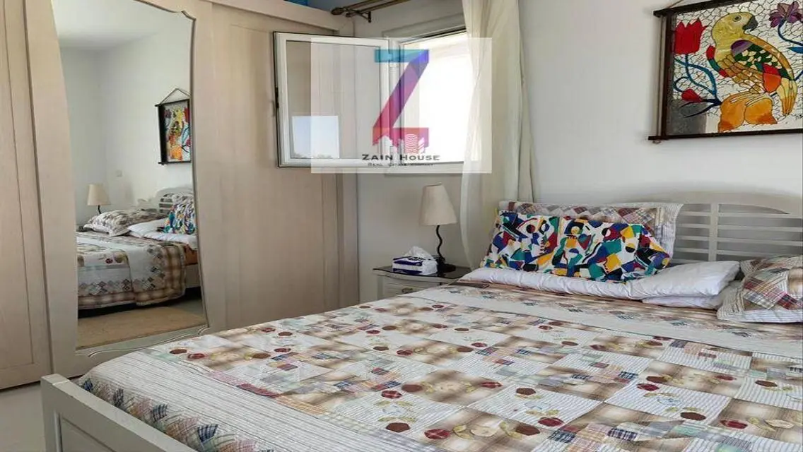 أرض مستقلة بمساحة 950 متر مربع وبيت بمساحة 275 متر مربع