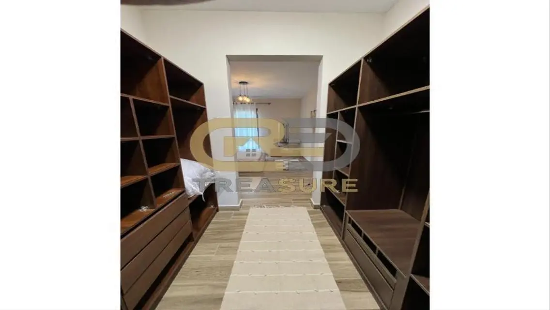 Amazing Investment Opportunity in 160 sqm Apartment