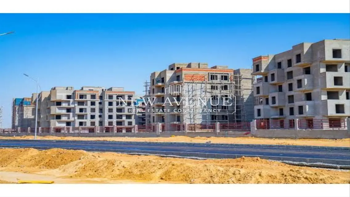 شقة فاخرة بحديقة خاصة وإطلالة مميزة
