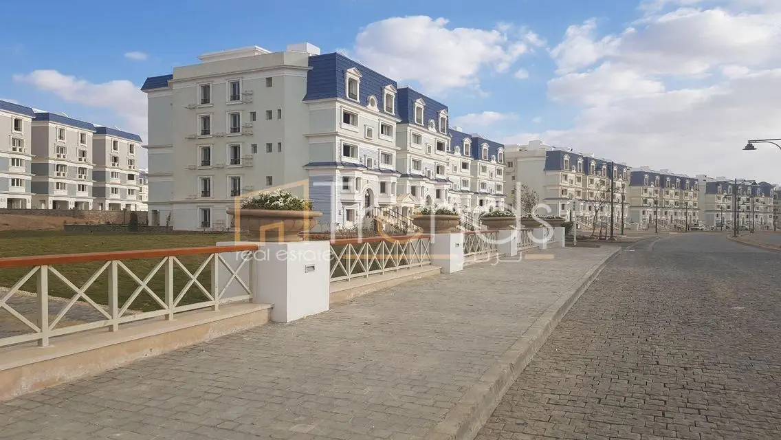 Luxurious 4 Bedroom Apartment in a Prime Area
