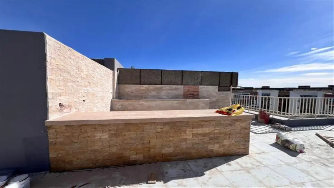 عمارة سكنية فاخرة للبيع - 300 متر