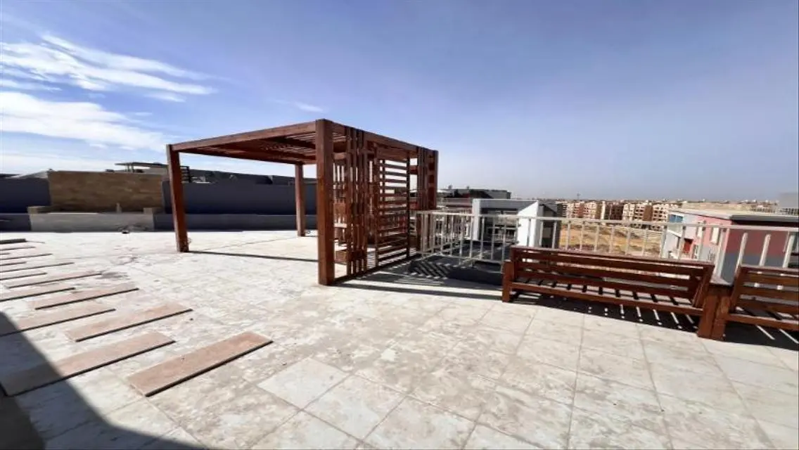 عمارة سكنية فاخرة للبيع - 300 متر