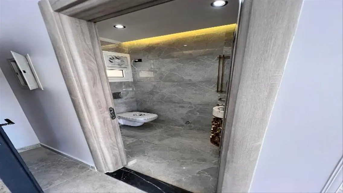 عمارة سكنية فاخرة للبيع - 300 متر