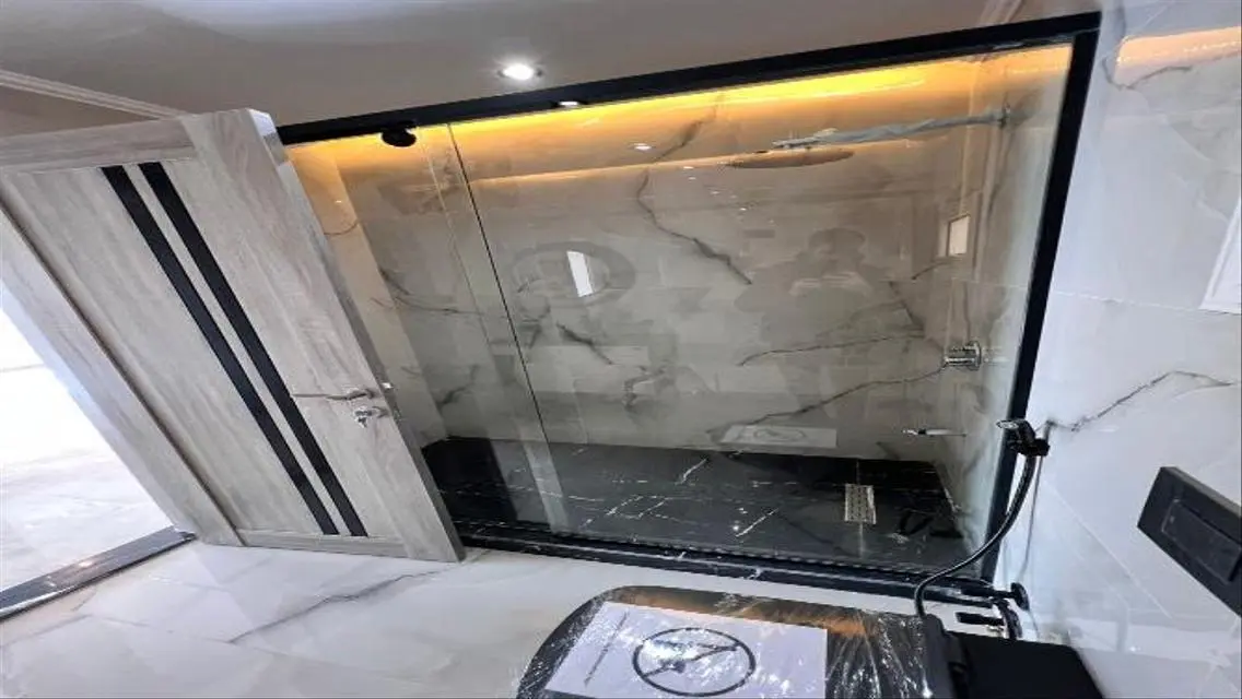 عمارة سكنية فاخرة للبيع - 300 متر
