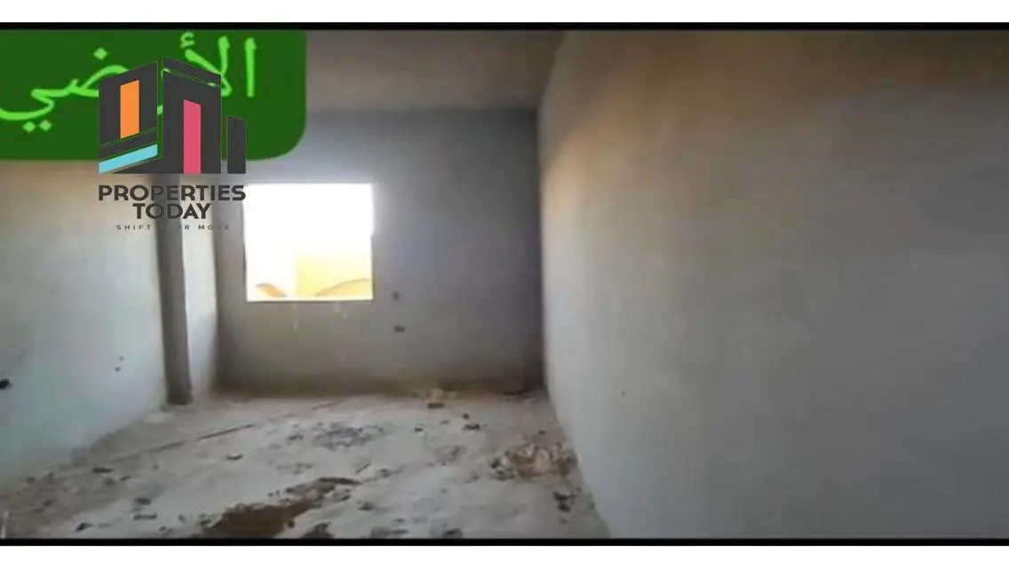 شقة فاخرة بمساحة واسعة للبيع