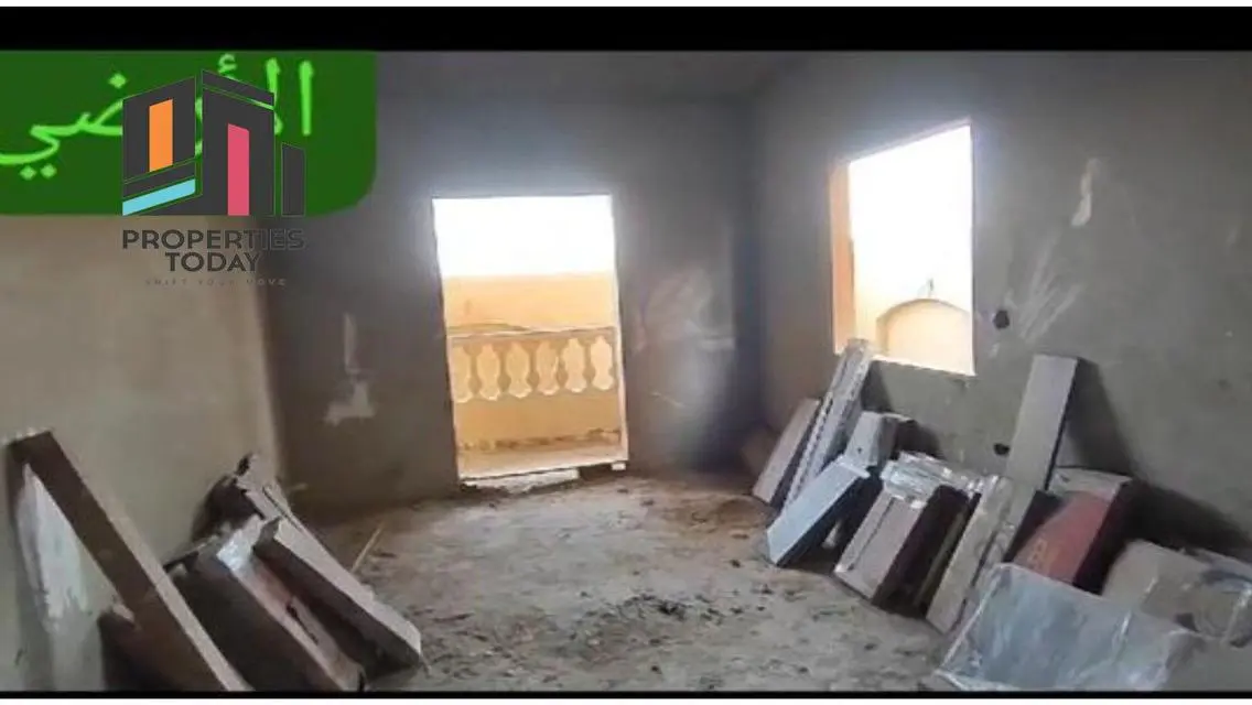 شقة فاخرة بمساحة واسعة للبيع