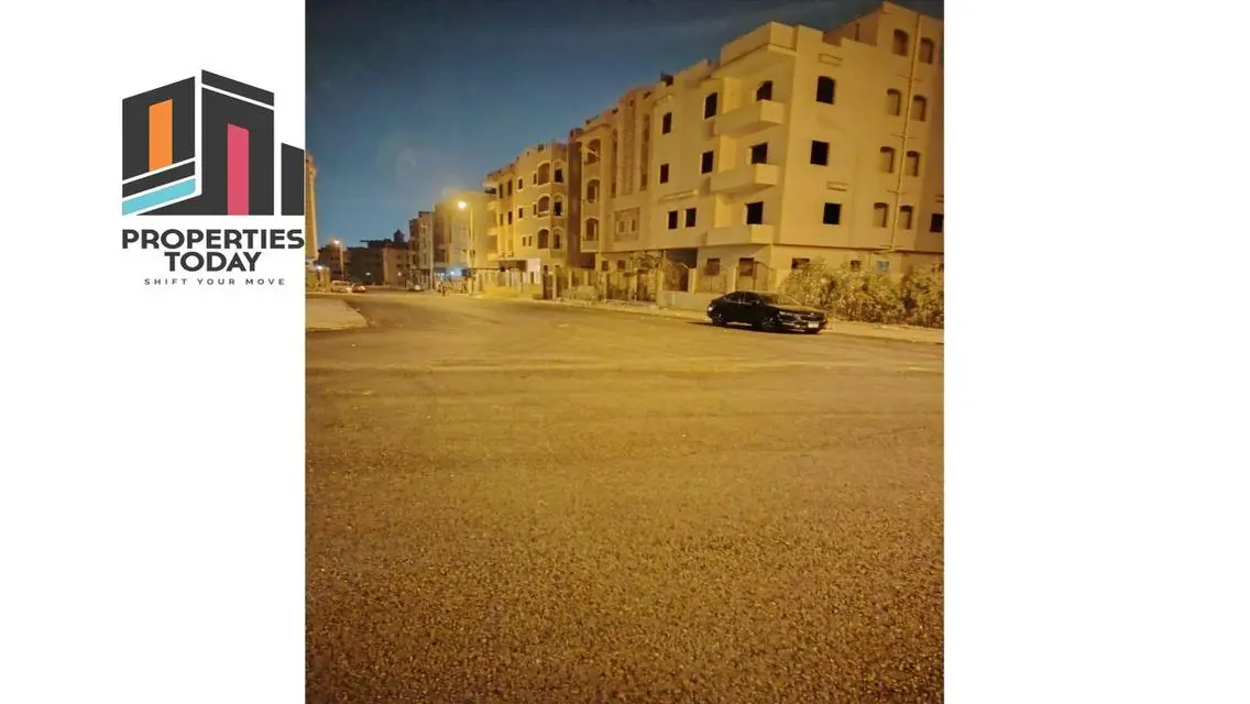 شقة فاخرة بمساحة واسعة للبيع