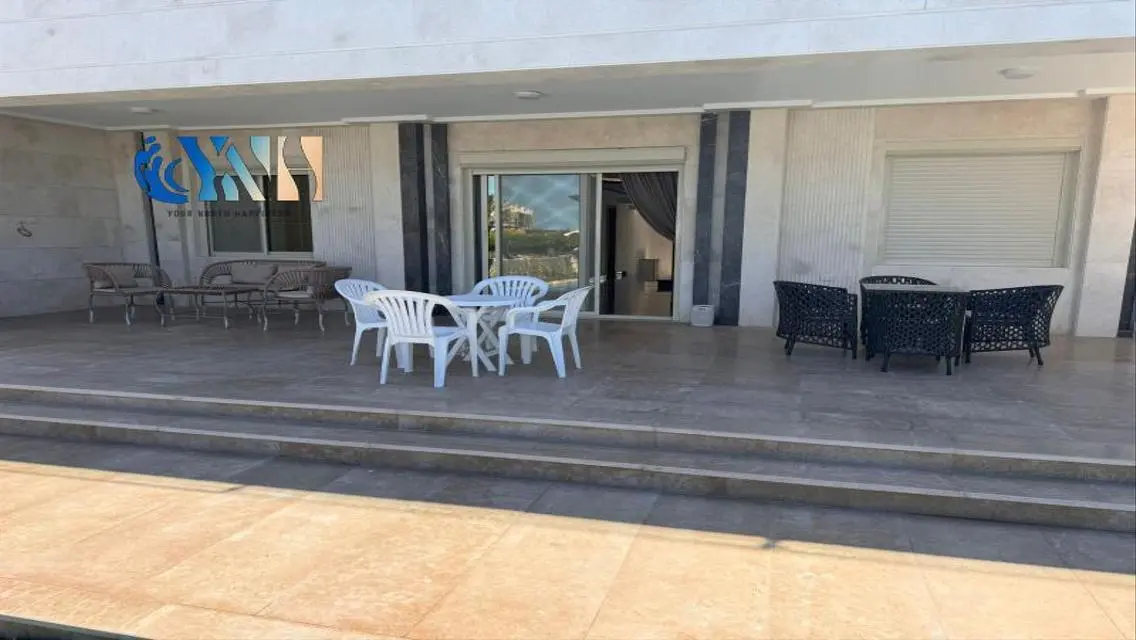 فيلا فاخرة للبيع مع إطلالة جميلة