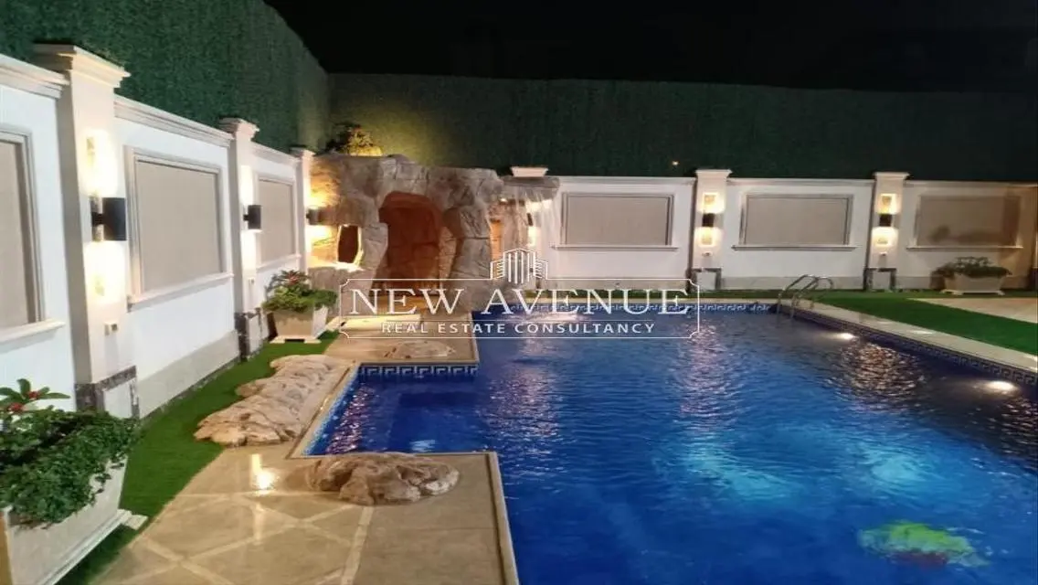 Luxurious Villa with Spacious Area