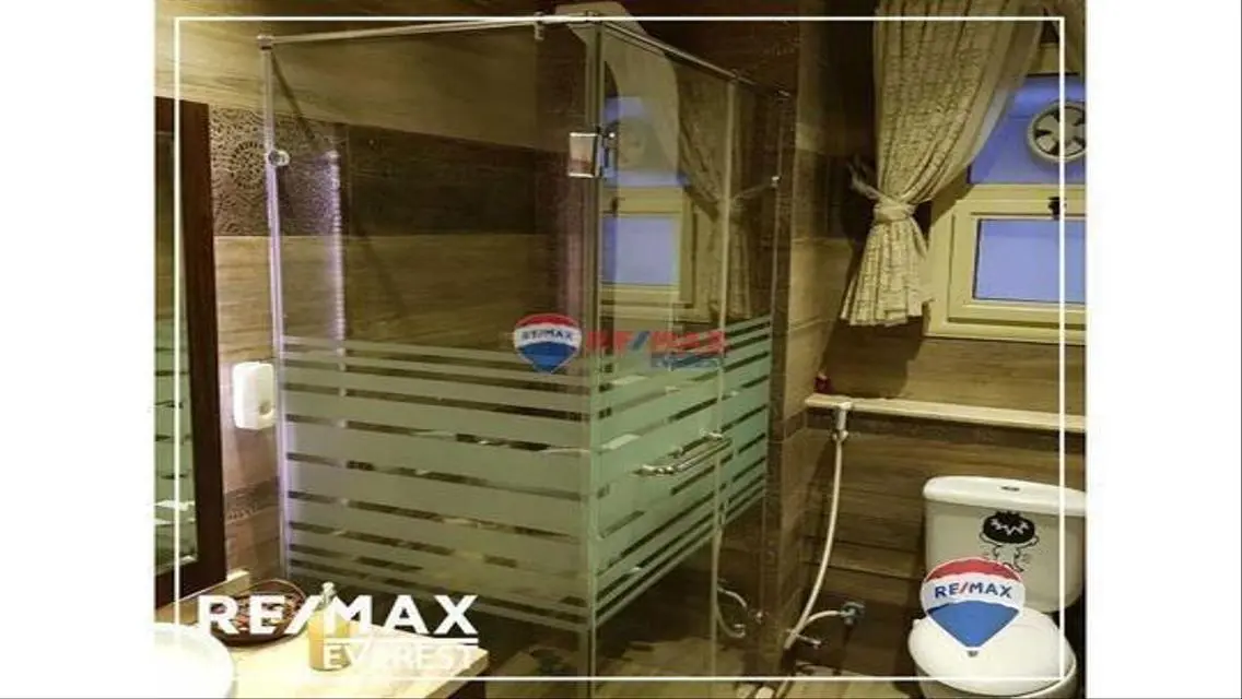 فيلا فاخرة مع مسبح وحديقة خاصة للبيع
