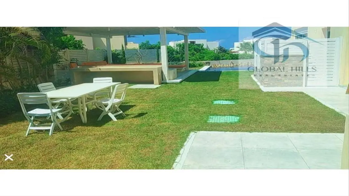 شاليه فاخر للبيع في هاسيندا وايت مع مسبح خاص وإطلالة على البحر