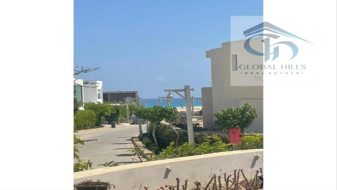 شاليه فاخر للبيع في هاسيندا وايت مع مسبح خاص وإطلالة على البحر