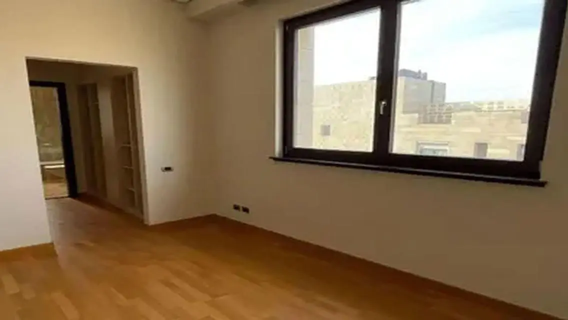شقة فاخرة بمساحة واسعة وإطلالة رائعة