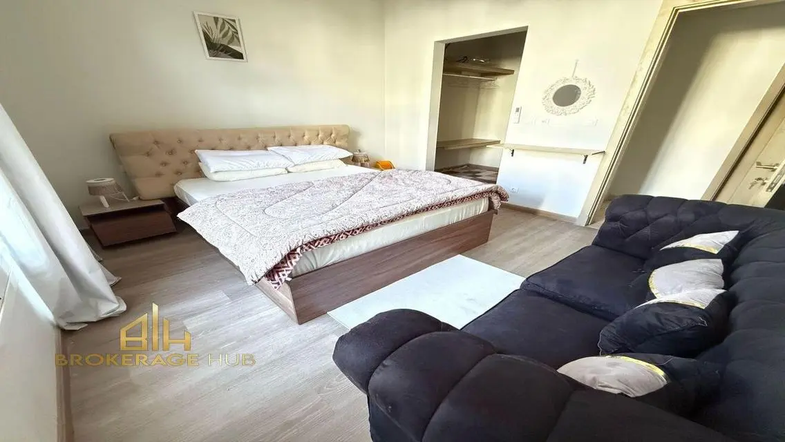 Exclusive Apartment for Sale with Scenic Lake View