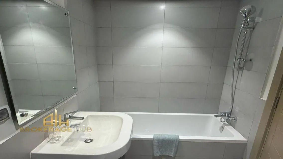 Exclusive Apartment for Sale with Scenic Lake View