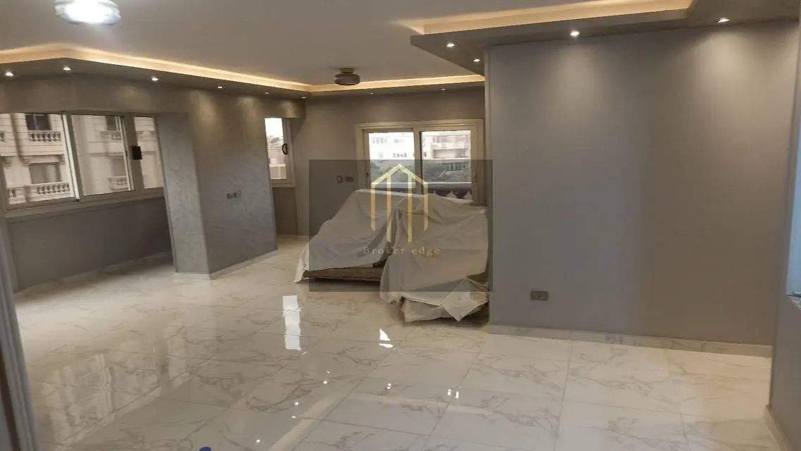 شقة رائعة للبيع بمساحة متر مربع