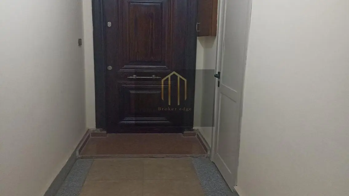 شقة رائعة للبيع بمساحة متر مربع