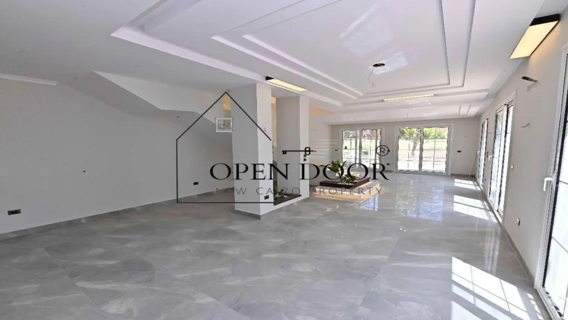 Luxury Apartment for Sale with Stunning Lake Views