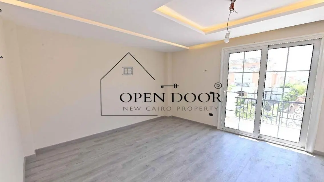Luxury Apartment for Sale with Stunning Lake Views