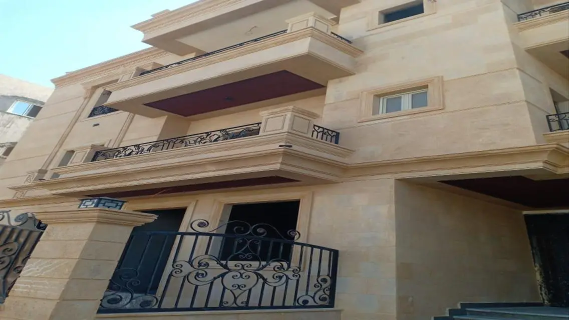 Luxurious Apartment for Sale with Spacious Areas and Green Spaces