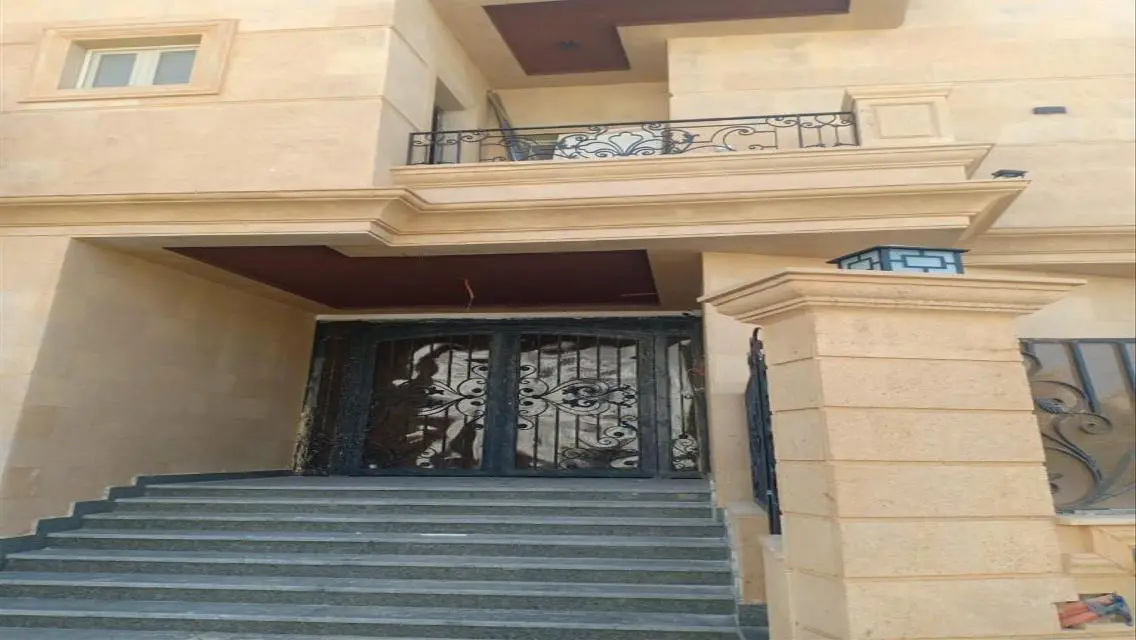 Luxurious Apartment for Sale with Spacious Areas and Green Spaces