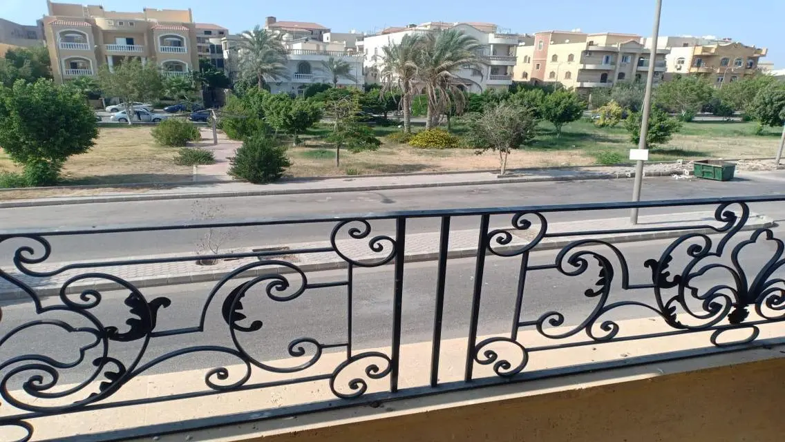 Luxurious Apartment for Sale with Spacious Areas and Green Spaces