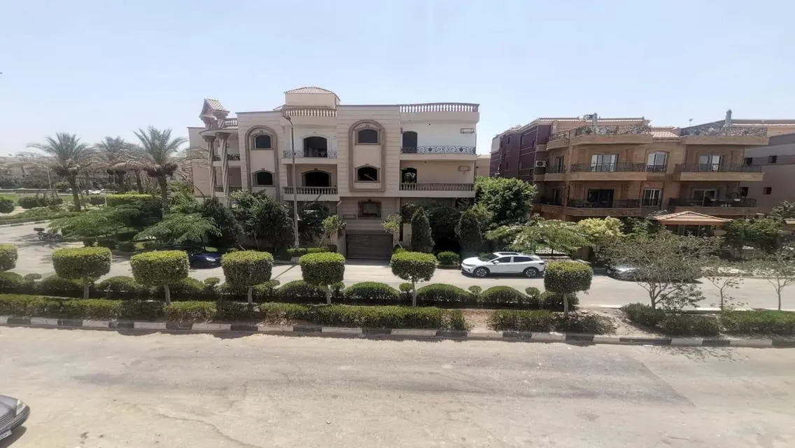 Luxurious Apartment for Sale with Spacious Areas and Green Spaces