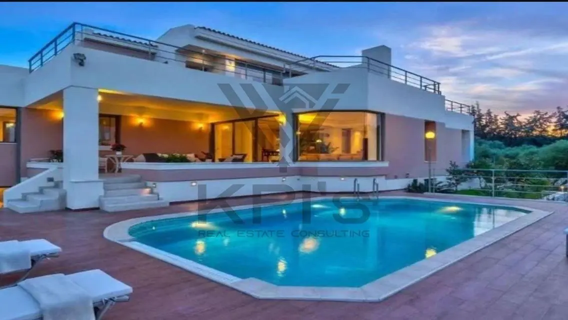 Luxury Villa with Private Pool and Garden