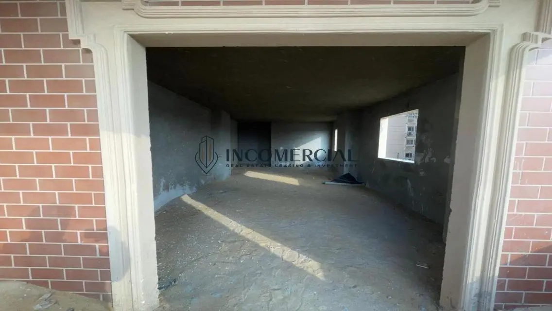 Luxury Apartment of 184 sqm with Covered Parking
