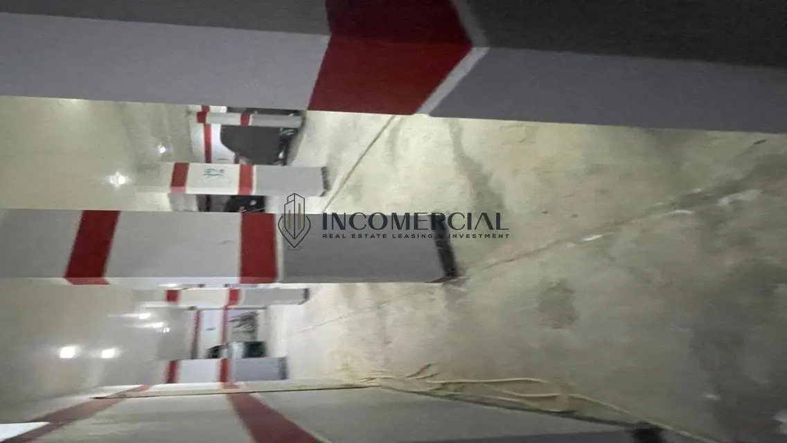 Luxury Apartment of 184 sqm with Covered Parking