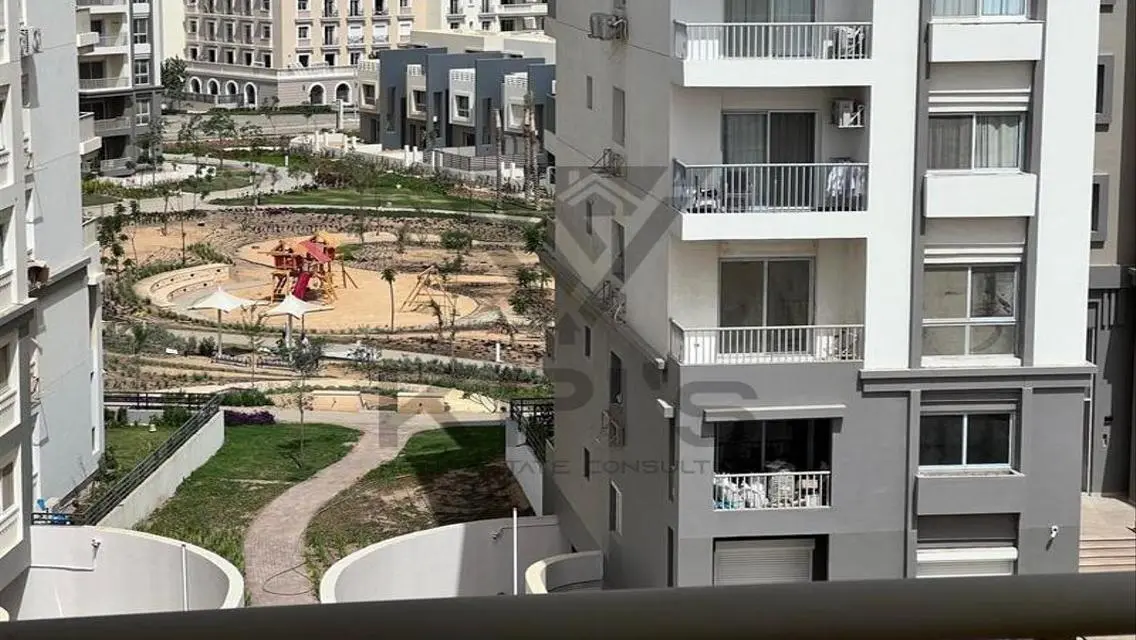 شقة فاخرة مع إطلالة رائعة للبيع