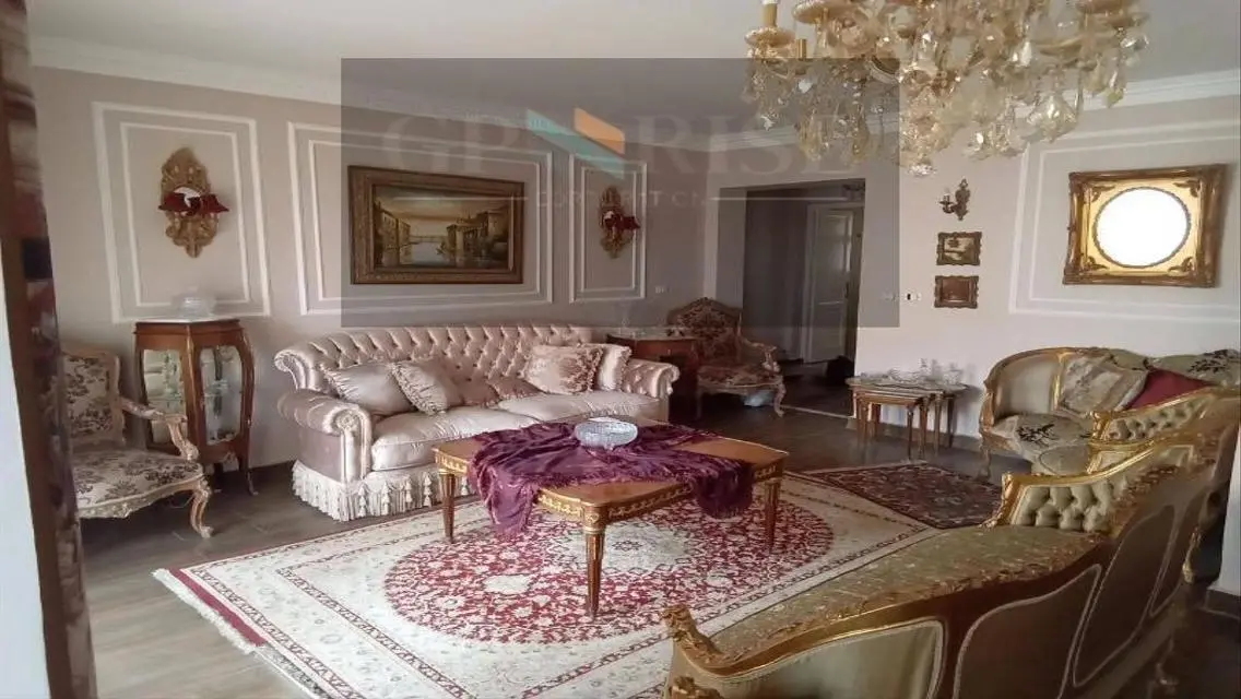شقة فاخرة للبيع في موقع متميز