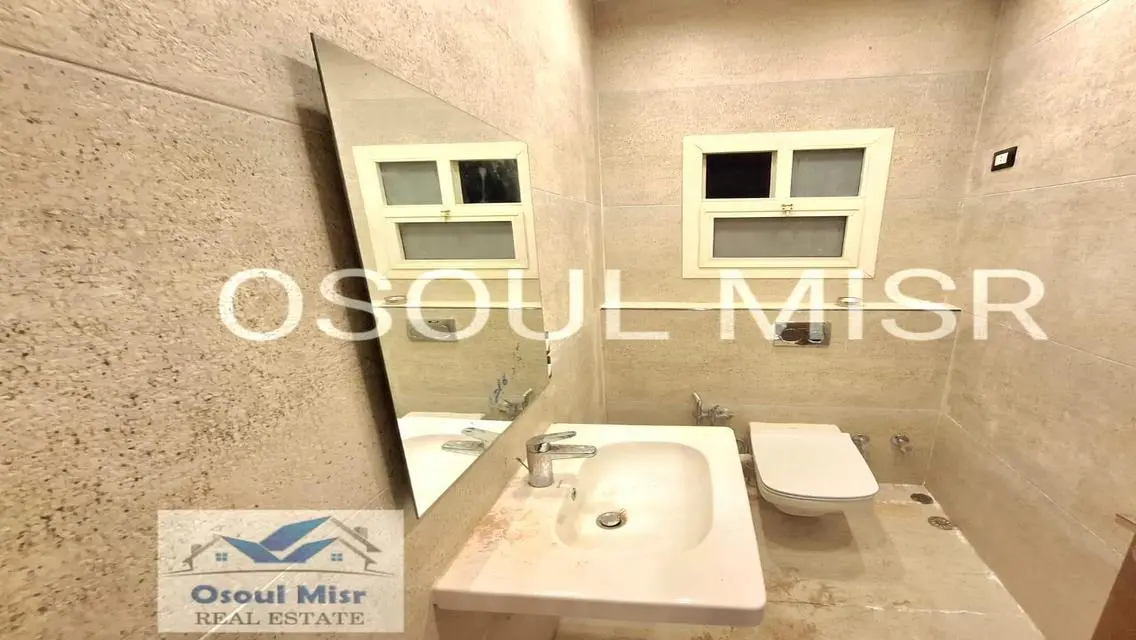 شقة فاخرة بمساحة 300 متر في قلب المدينة