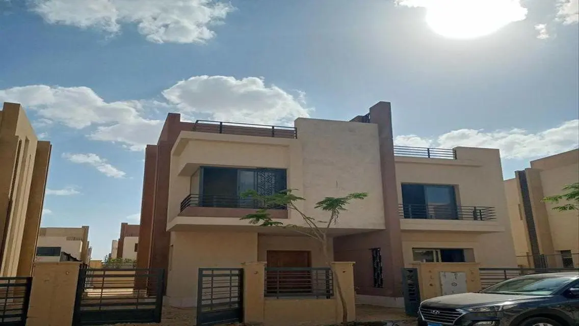 Luxury Villa with Spacious Layout and Complete Amenities for Sale