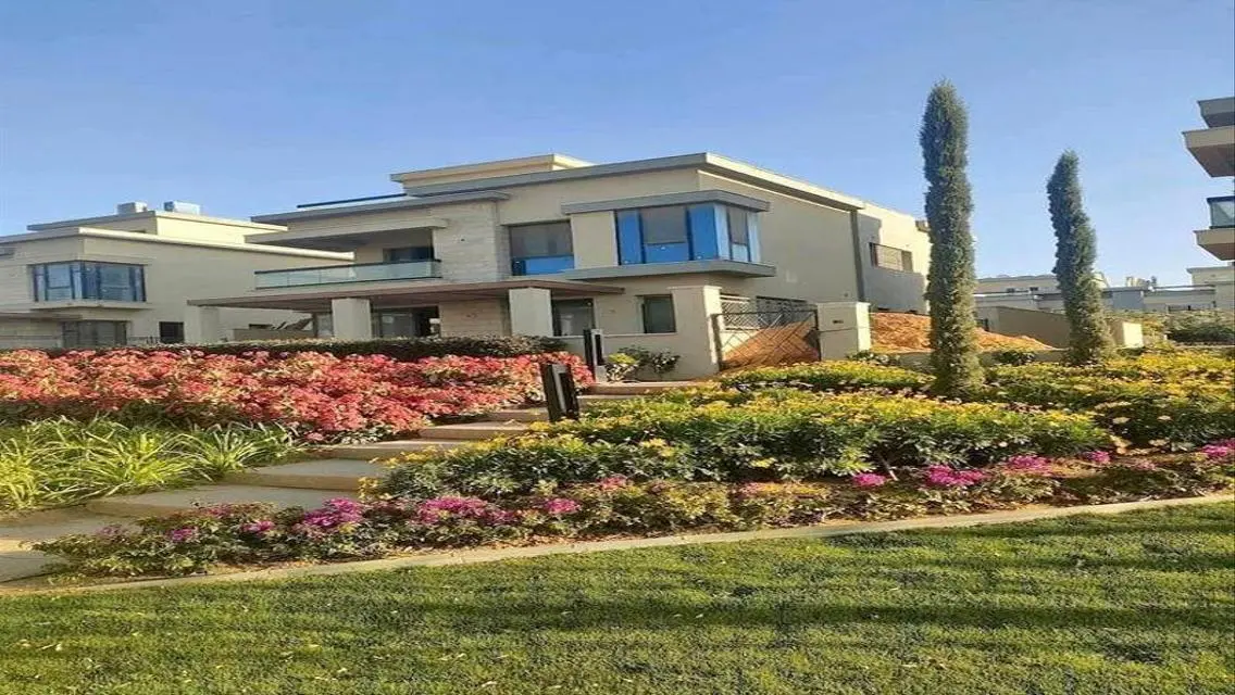 Luxurious Villa with Private Pool and Garden in a Modern Area