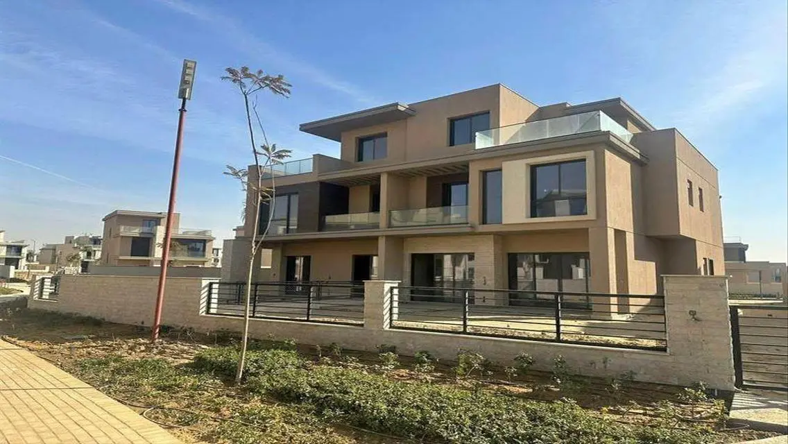 Luxurious Villa with Private Pool and Garden in a Modern Area